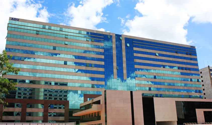 Justiça bloqueia R$ 119 milhões de investigados por fraude contra INSS