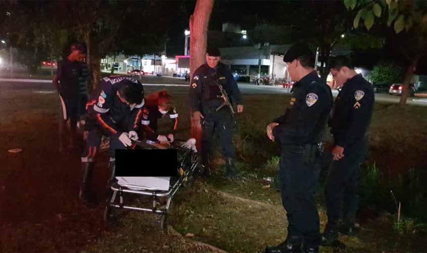 Homem tem o carro de picolé roubado e ainda é esfaqueado