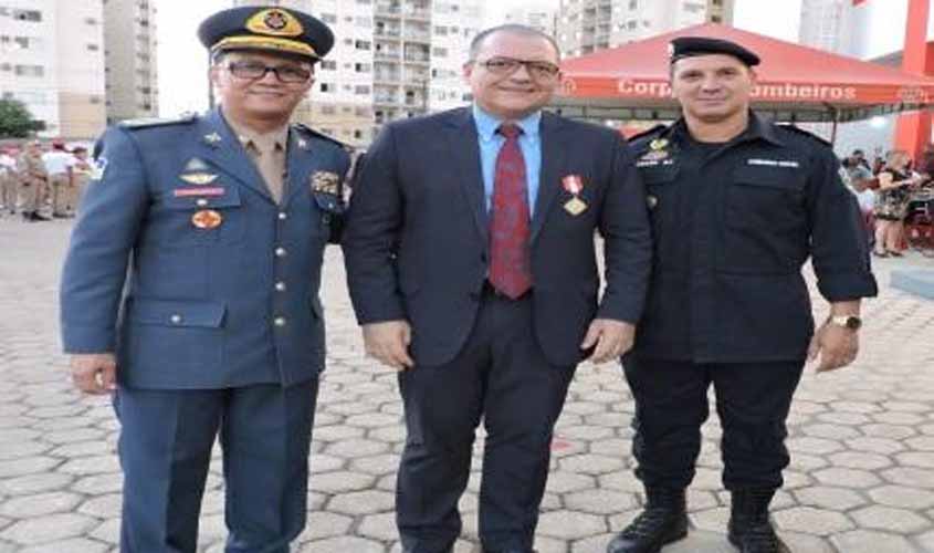 Procurador-Geral de Justiça é condecorado com a Medalha Dom Pedro II no aniversário do Corpo de Bombeiros de Rondônia