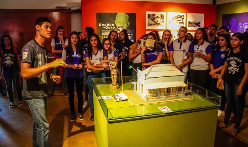 Escolas resgatam momento cívico e conhecem a história de Marechal Rondon