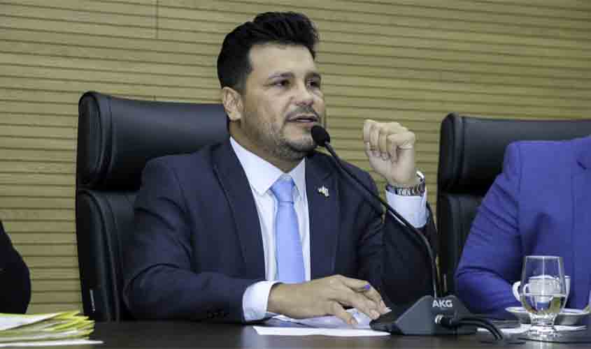 Assembleia aprova novos critérios para contratação de servidores por prazo determinado