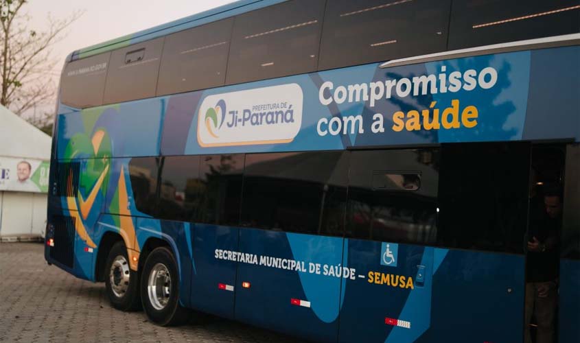 Prefeitura entrega ônibus para transporte de pacientes