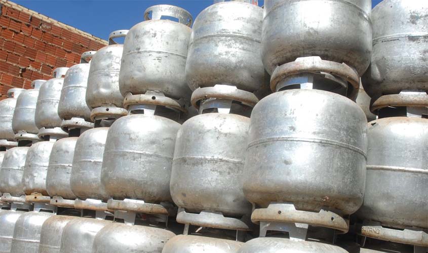 Governo avalia novas medidas para reduzir preço do gás de cozinha