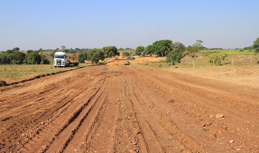 Frentes de serviço do DER trabalham em ritmo acelerado