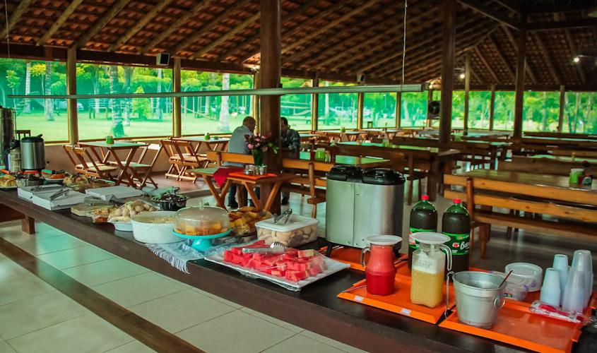 Aulas continuam suspensas e os hotéis prestarão serviços individualizados em Rondônia