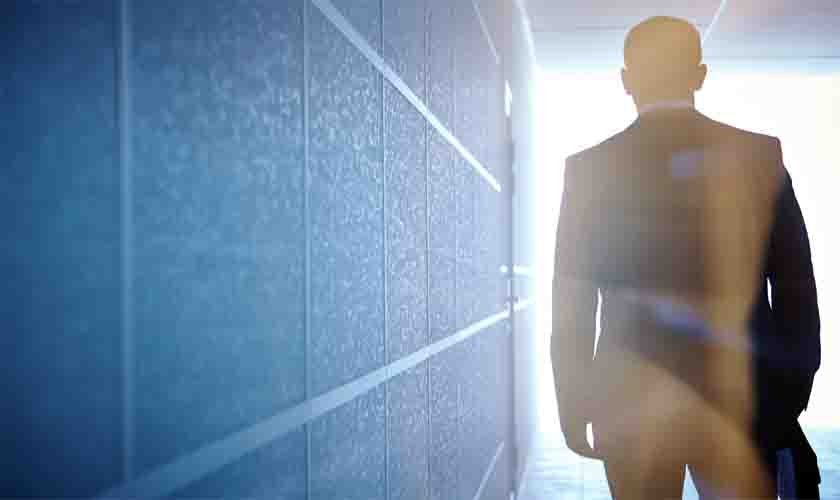 Bancário demitido durante a pandemia não terá direito à reintegração imediata