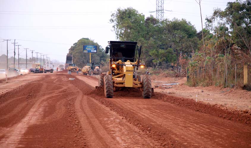 Obras são iniciadas no bairro Socialista e seguem na Estrada dos Periquitos