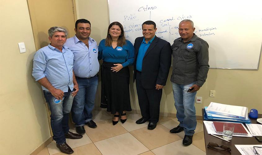 Cássia Muleta reivindica, junto com vereadores, água tratada para Vale do Paraíso