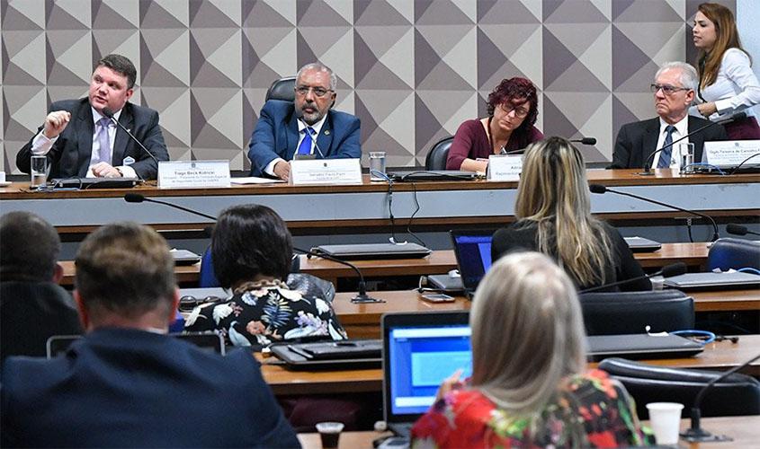 Mudança da aposentadoria especial para atividade insalubre é criticada em debate
