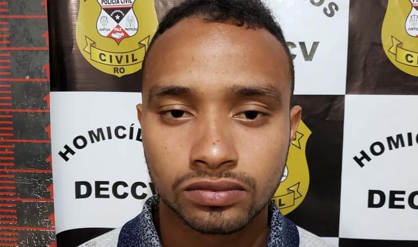 Homem que matou universitário com tiro no coração se apresenta na delegacia