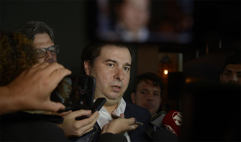 Maia é contra rever estabilidade de servidores públicos