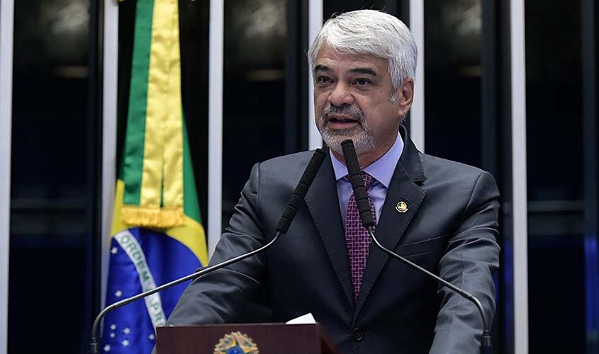 ‘Verborragia de Bolsonaro’ é causa de baixa popularidade, diz senador