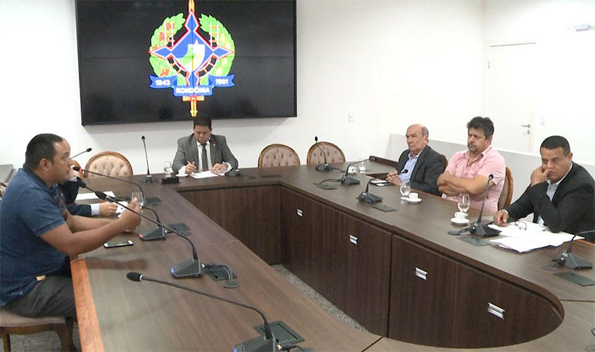 Deputado Jair Montes cobra a entrega de casas do Crystal da Calama