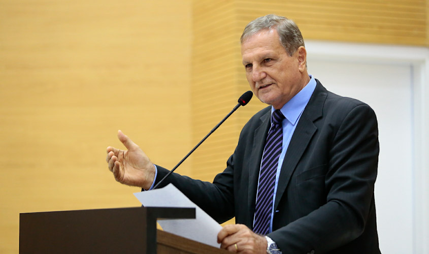 Adelino Follador parabeniza o senador Marcos Rogério pela MP da redução da tarifa de energia