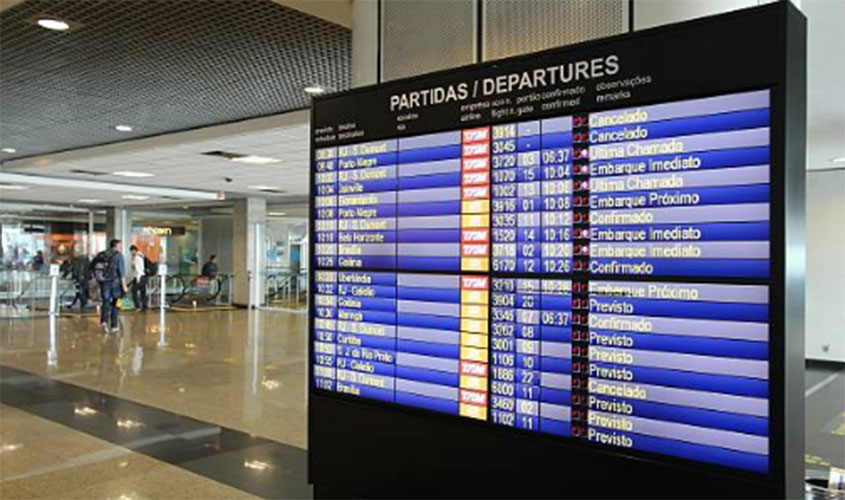 Gerente receberá horas extras por tempo de espera em aeroportos em viagens a serviço