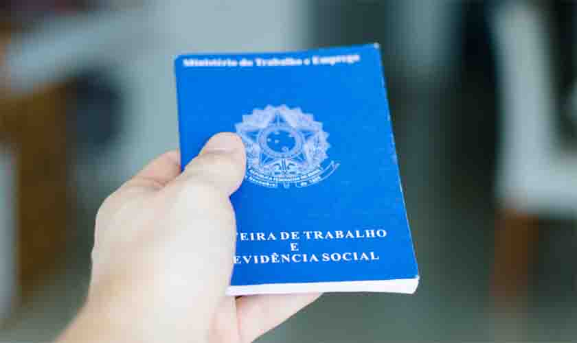Microempresária não consegue afastar indenização a empregada que teve CTPS extraviada