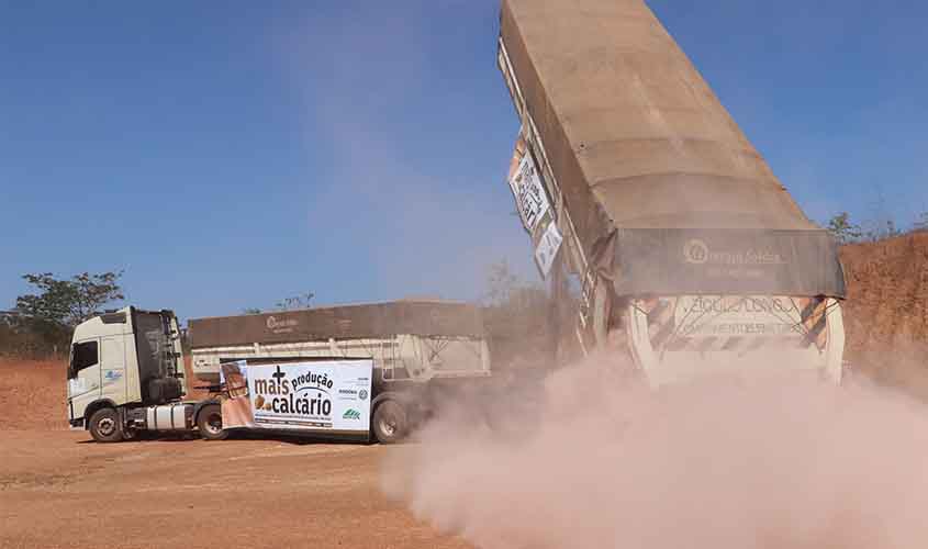 Mais de 5 mil toneladas de calcário foram entregues pelo governo de RO a produtores em 2025