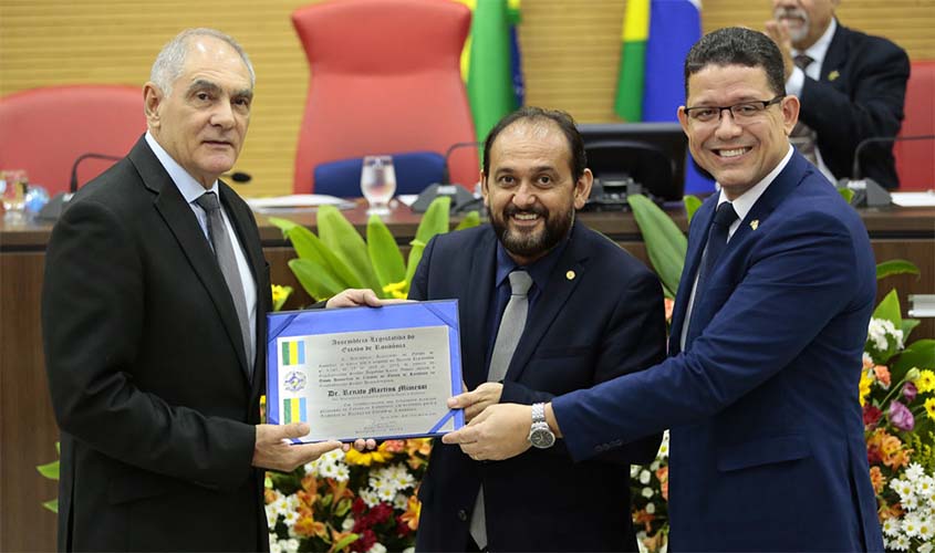 Desembargador pioneiro recebe Título de “Cidadão Honorário do Estado de Rondônia”