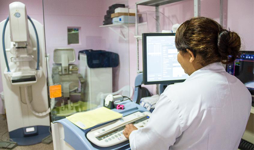 Secretaria Estadual de Saúde alerta para prevenção ao câncer de mama e colo de útero