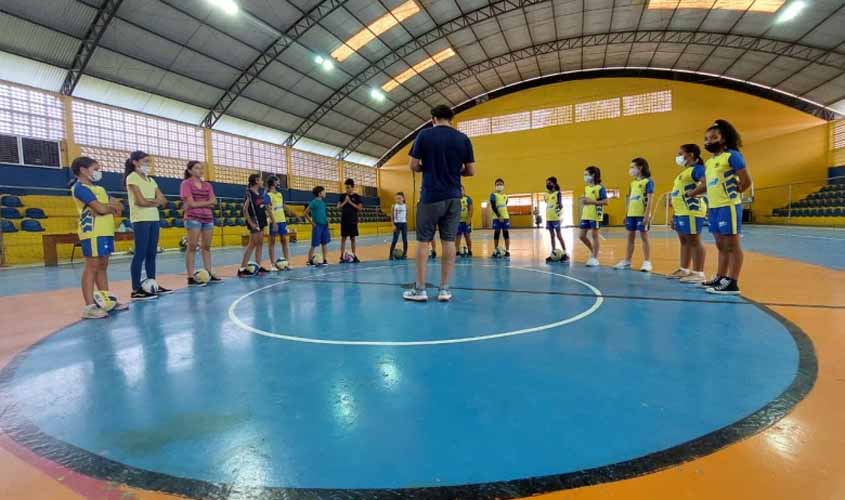 Atletas do Talentos do Futuro de Porto Velho competem na Copa Amec, em Cacoal
