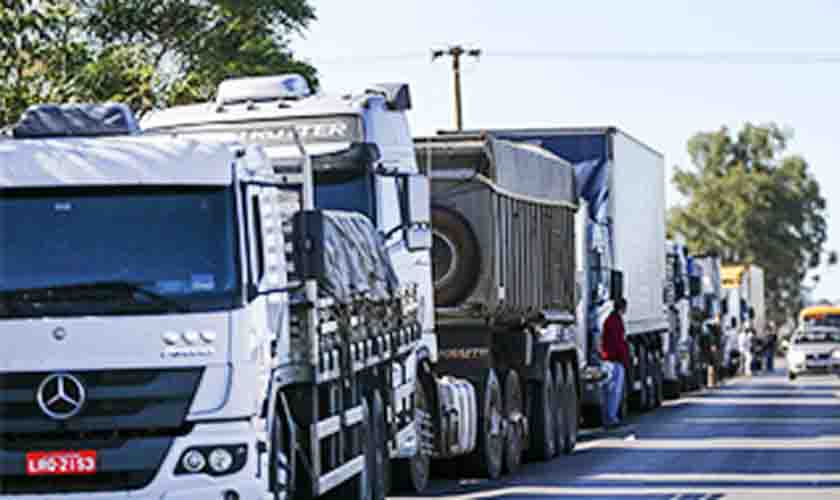 Fux restabelece decisões que impedem obstrução de rodovias federais por caminhoneiros