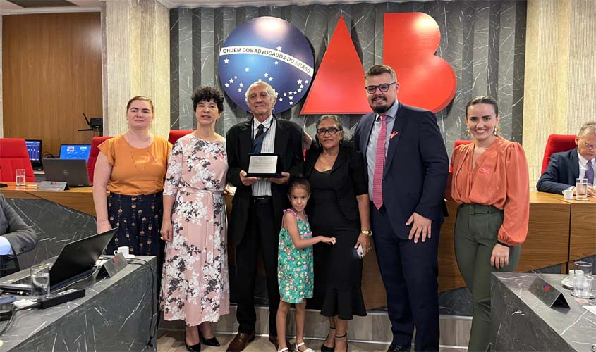 Com 41 anos de advocacia, advogado Gilvane Veloso Marinho é homenageado com comenda de jubilação