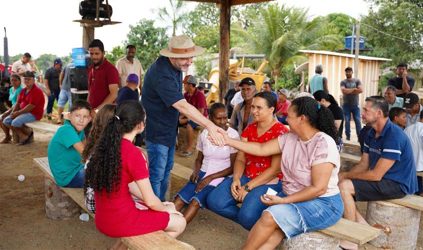 Alex Redano entrega implementos e reforça apoio ao produtor em Campo Novo