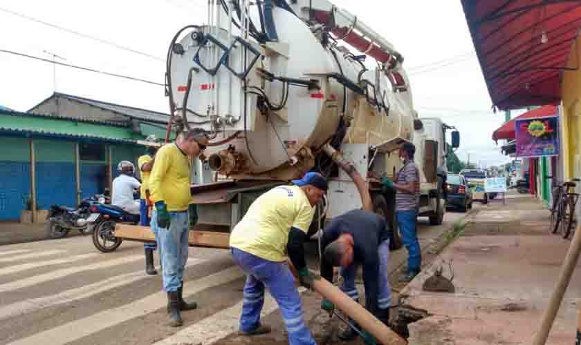 Bairros Caladinho e Ronaldo Aragão recebem ações de limpeza