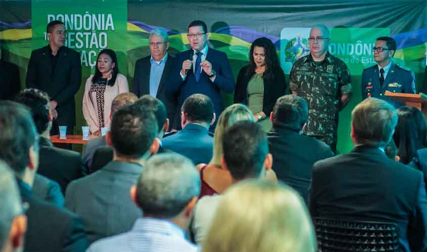 Honestidade, competência e dedicação são destacadas pelo governador na comemoração dos 37 anos de instalação do Estado