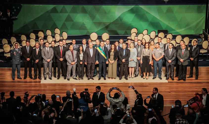 Governador Marcos Rocha dá posse a equipe de governo e diz que missão é promover a mudança que a população de Rondônia almeja