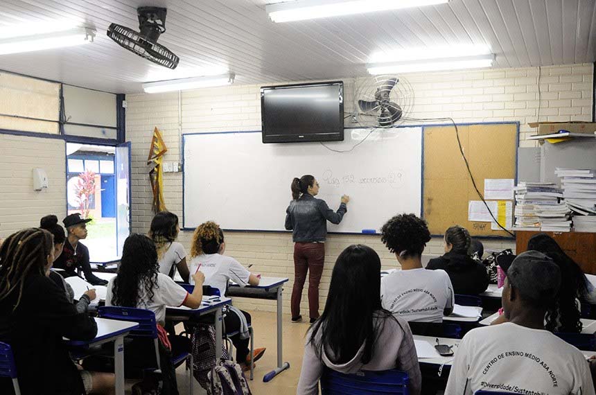 Lei assegura aos alunos o direito de faltar aulas por motivos religiosos