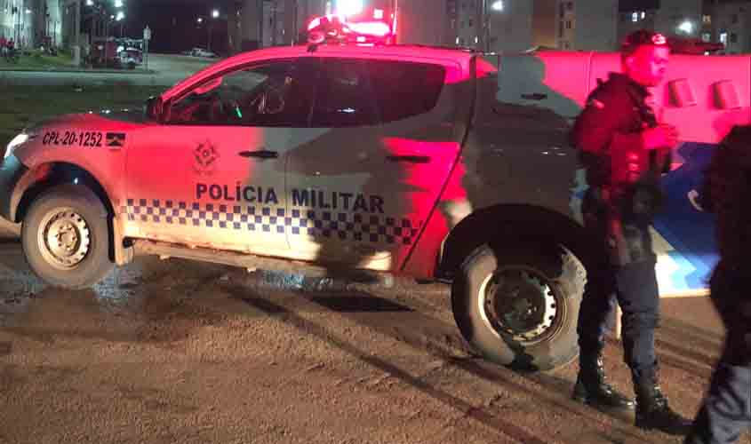 Ocupantes de carro tentam sequestrar adolescente na frente de casa