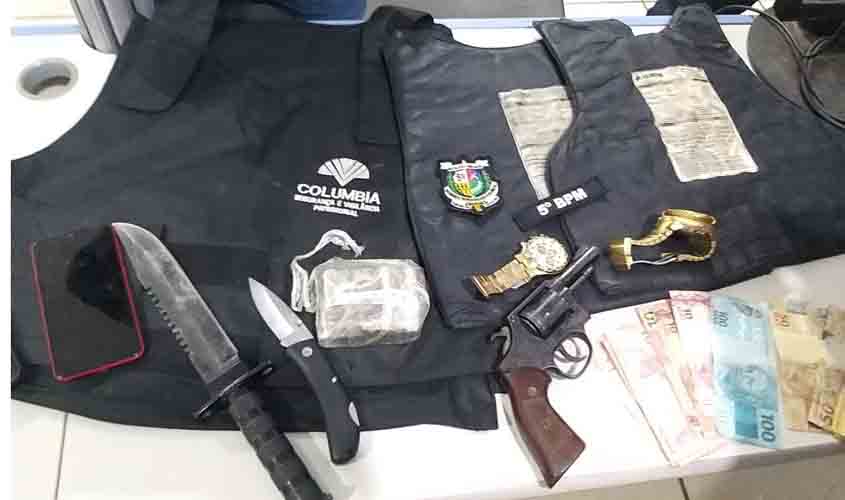 Polícia prende suspeito com revólver e colete que foram roubados de vigilante do SAMU