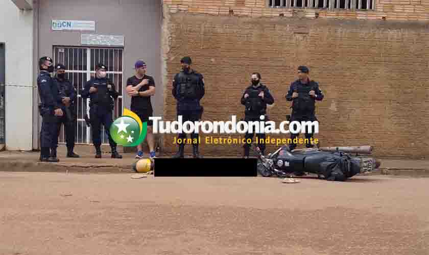 Policial presencia roub, o troca tiros com assaltantes e um acaba baleado e outro preso