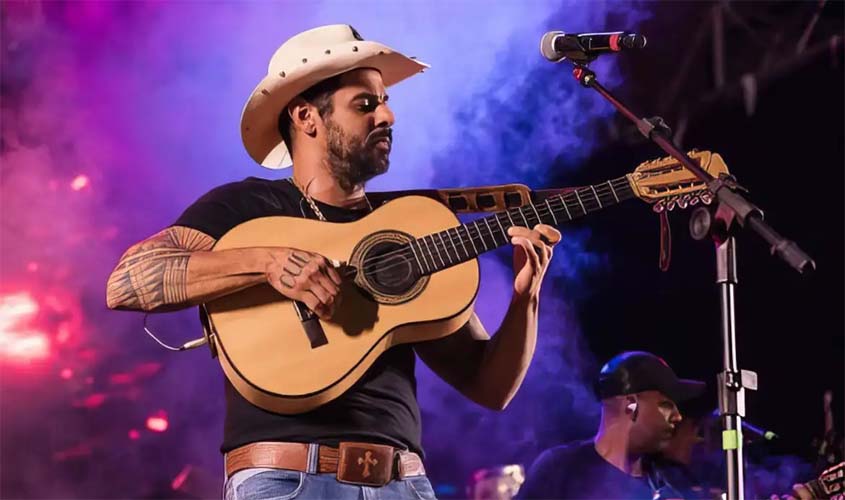Cantor sertanejo João Carreiro morre aos 41 anos