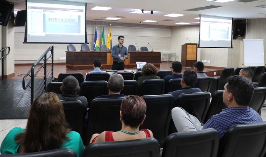 Centro de Serviços Integrados do TJRO promove oficina para gestores de contratos