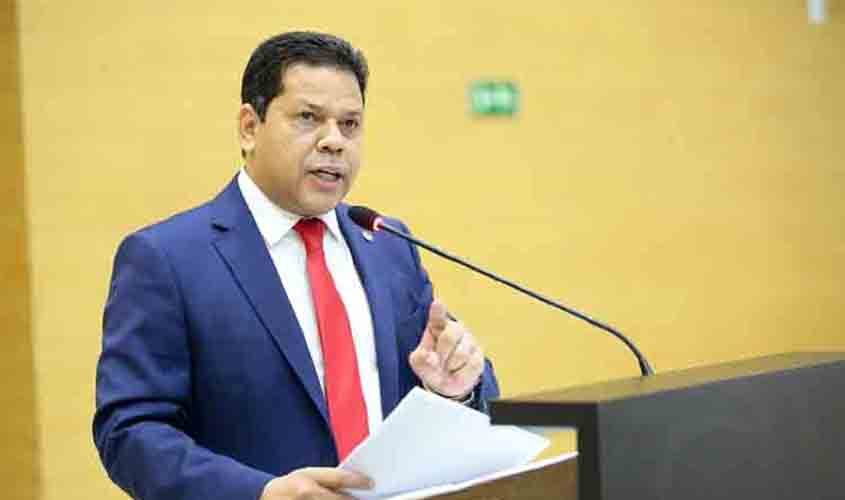 Jair Montes pede que Dnit faça alteação da estrutura de madeira das pontes sobre o Rio Ribeirão e o Igarapé Araras