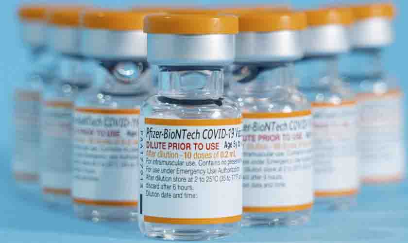 Brasil recebe lote da vacina pediátrica da Pfizer contra covid-19
