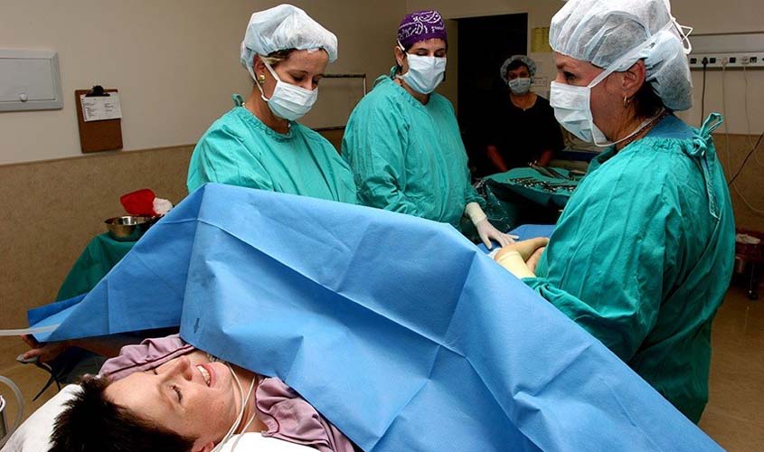 Entra em vigor lei que dispensa aval do cônjuge em procedimentos de esterilização