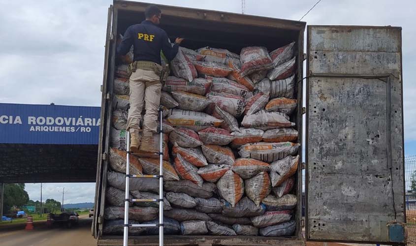PRF identifica transporte irregular de produtos florestais