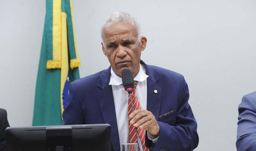 Projeto autoriza pais a pedir internação de jovens dependentes