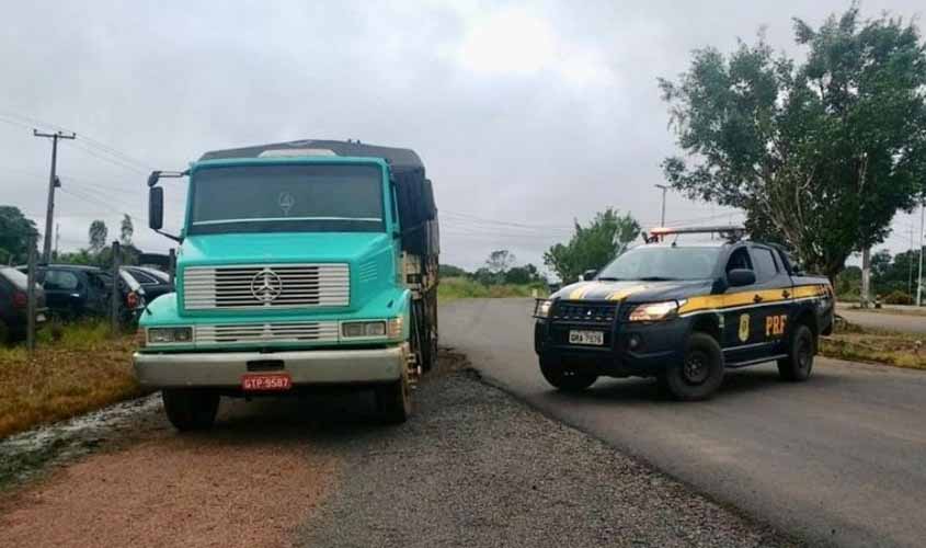 Dois caminhões roubados em Mato Grosso são recuperados pela PRF em Rondônia