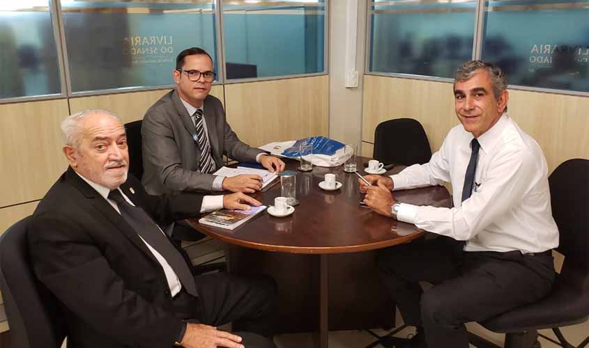 Escola do Legislativo da ALE terá biblioteca pública