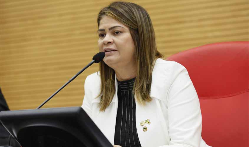 Cássia Muleta indica ampliação de ponte sob Rio Jaru