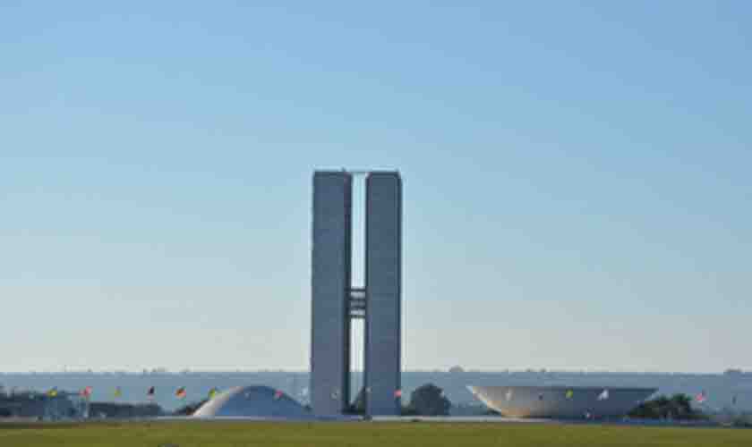 STF mantém prerrogativa de foro em caso de mandato cruzado de parlamentar federal