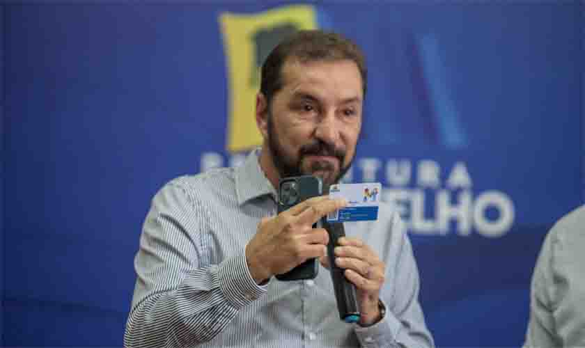 Ao lançar Carteira Municipal de Identificação do Autista, Hidon Chaves agradece parceiros da causa