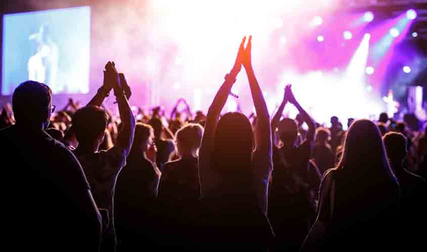 Assessor pessoal de artista de sucesso não obtém vínculo de emprego 