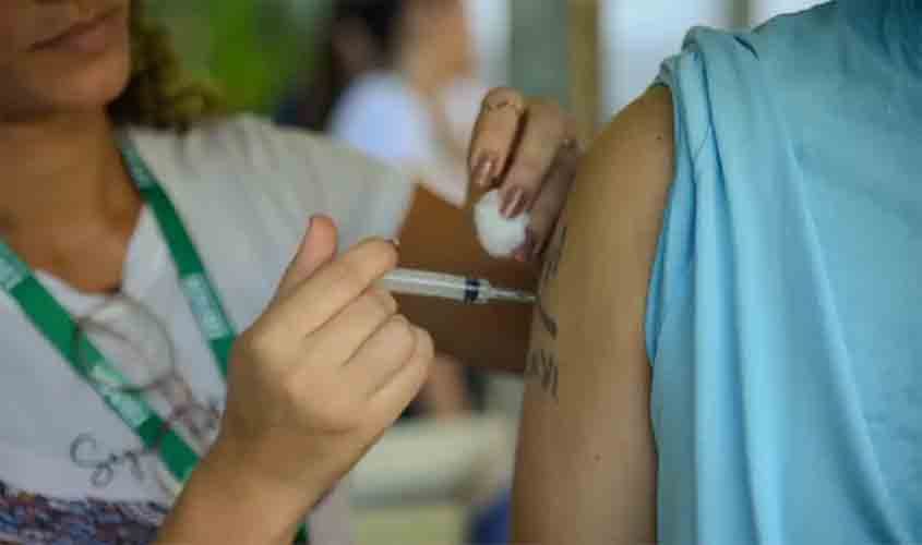 Movimentos negacionistas são desafio da imunização, diz Padilha