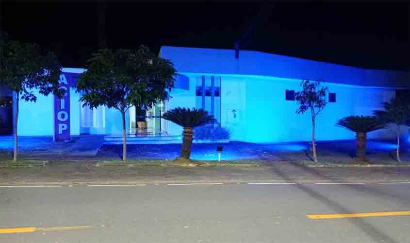 Associação Comercial estreia iluminação para conscientização de datas especiais