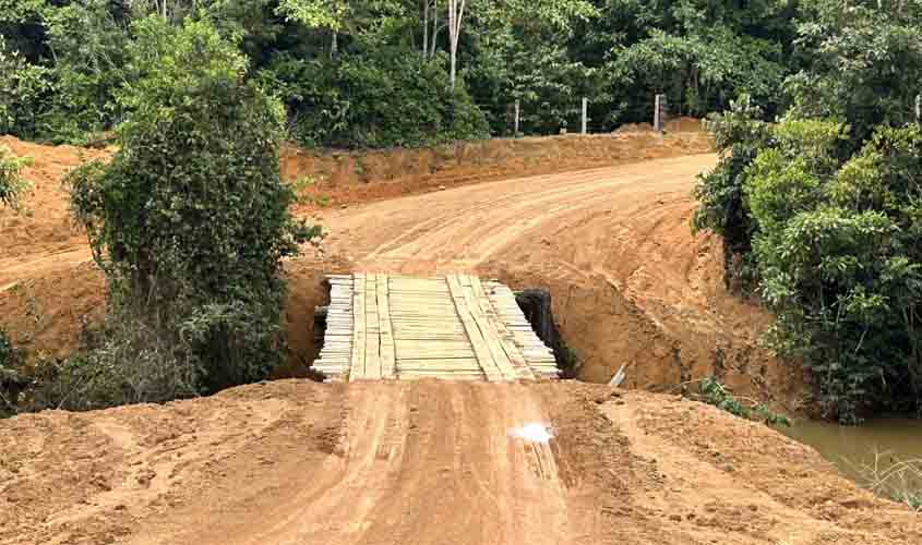 Prefeitura de Porto Velho atua na recuperação de pontes e estradas no distrito de Rio Pardo